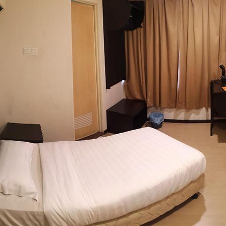 Sai Villa Hotel Near Klia & Klia2 Nilai Exterior foto