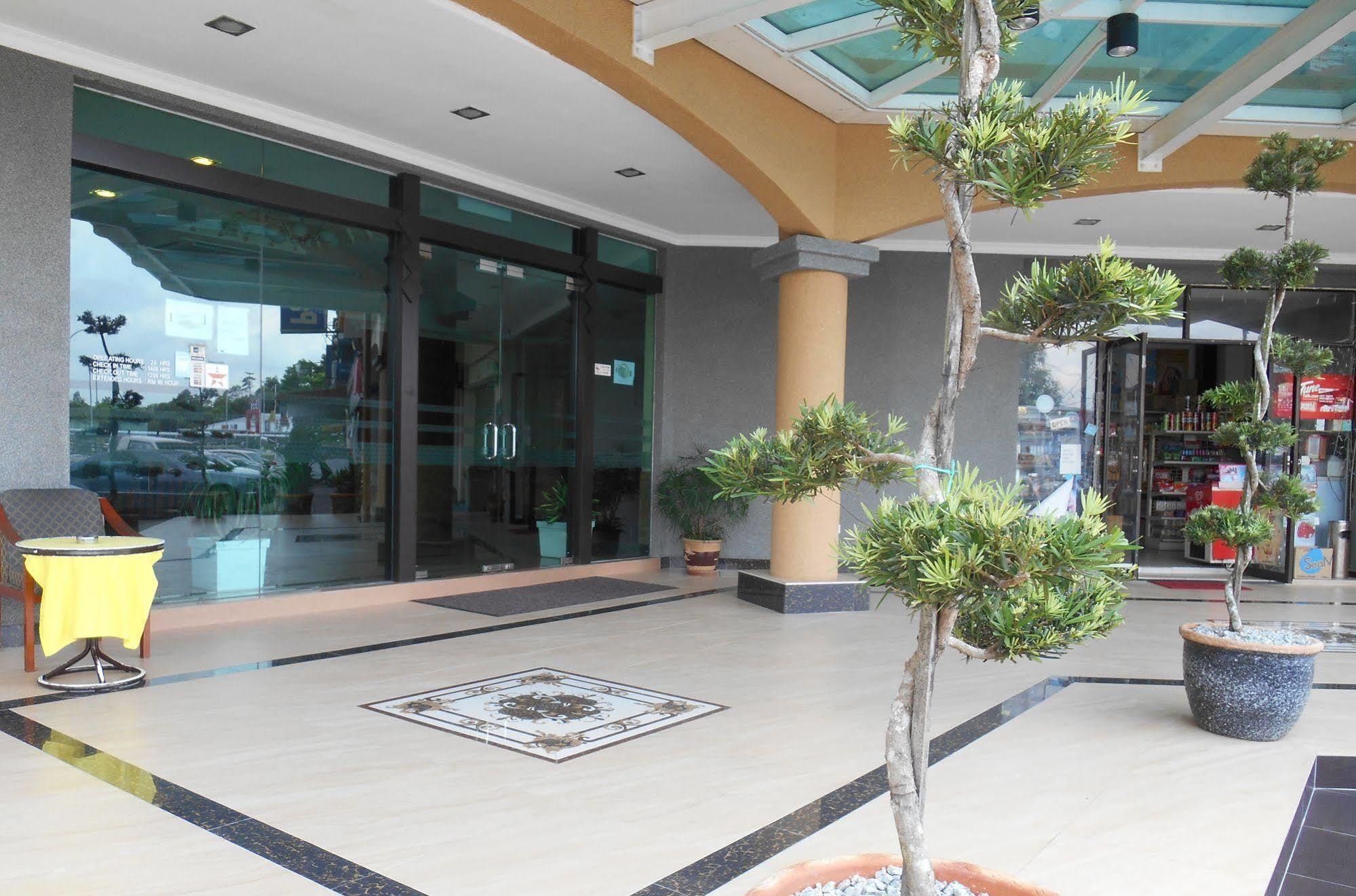 Sai Villa Hotel Near Klia & Klia2 Nilai Exterior foto